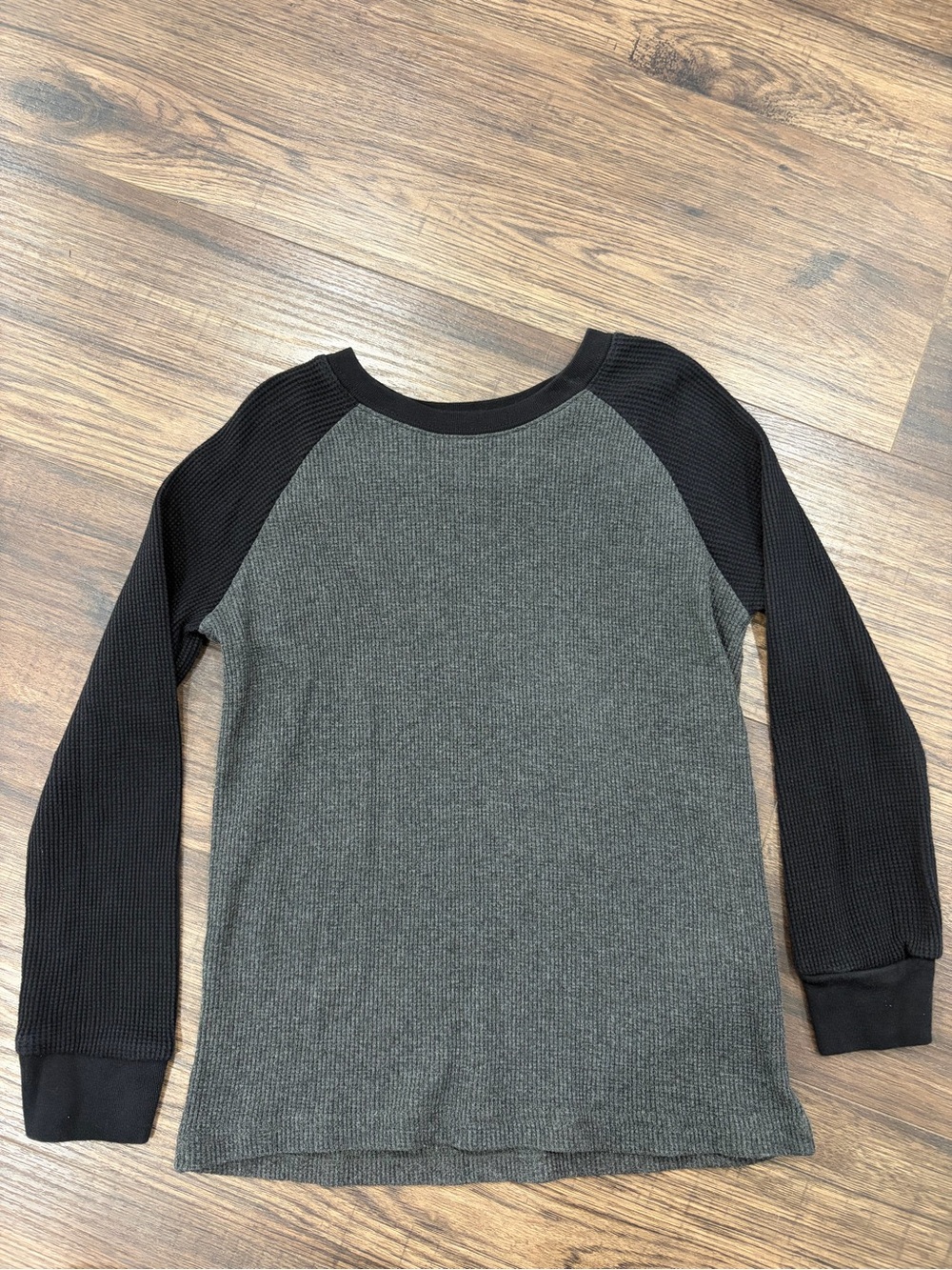 French Toast Long-Sleeve Raglan Thermal Top - Black & Dark Gray - Boys Size 7